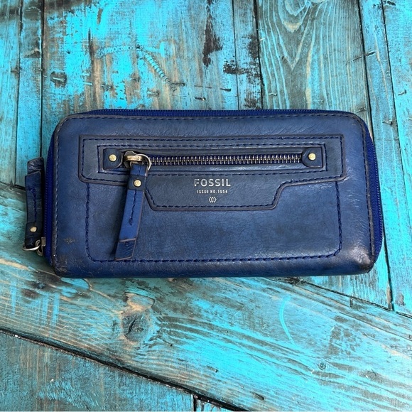 Fossil Leather Stonewash Wallet - Picture 2 of 12